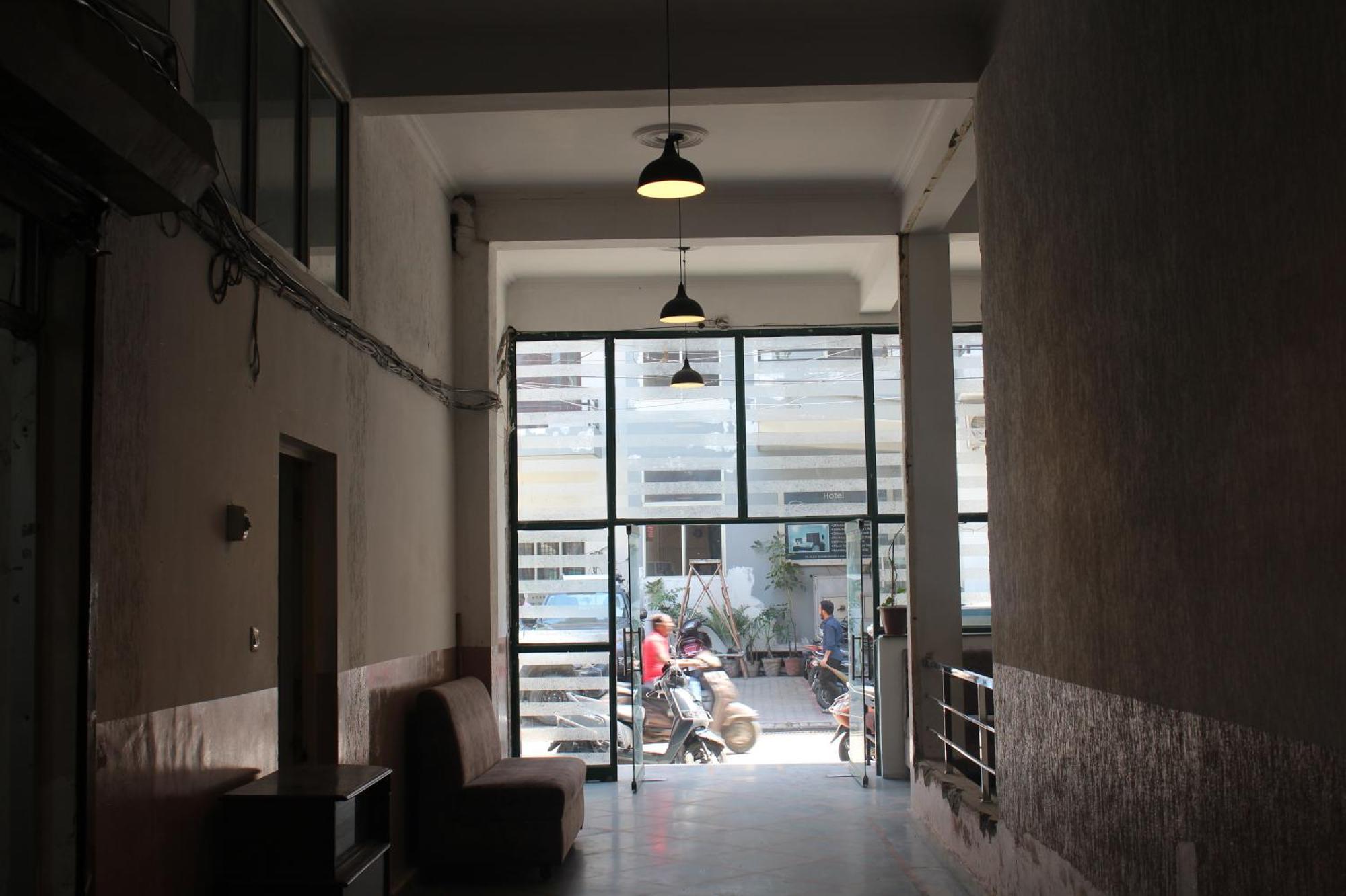 Hotel Shree Chitra Residency By Grb Haridwār Esterno foto