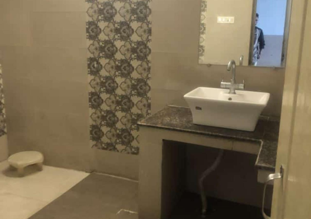 Hotel Shree Chitra Residency By Grb Haridwār Esterno foto